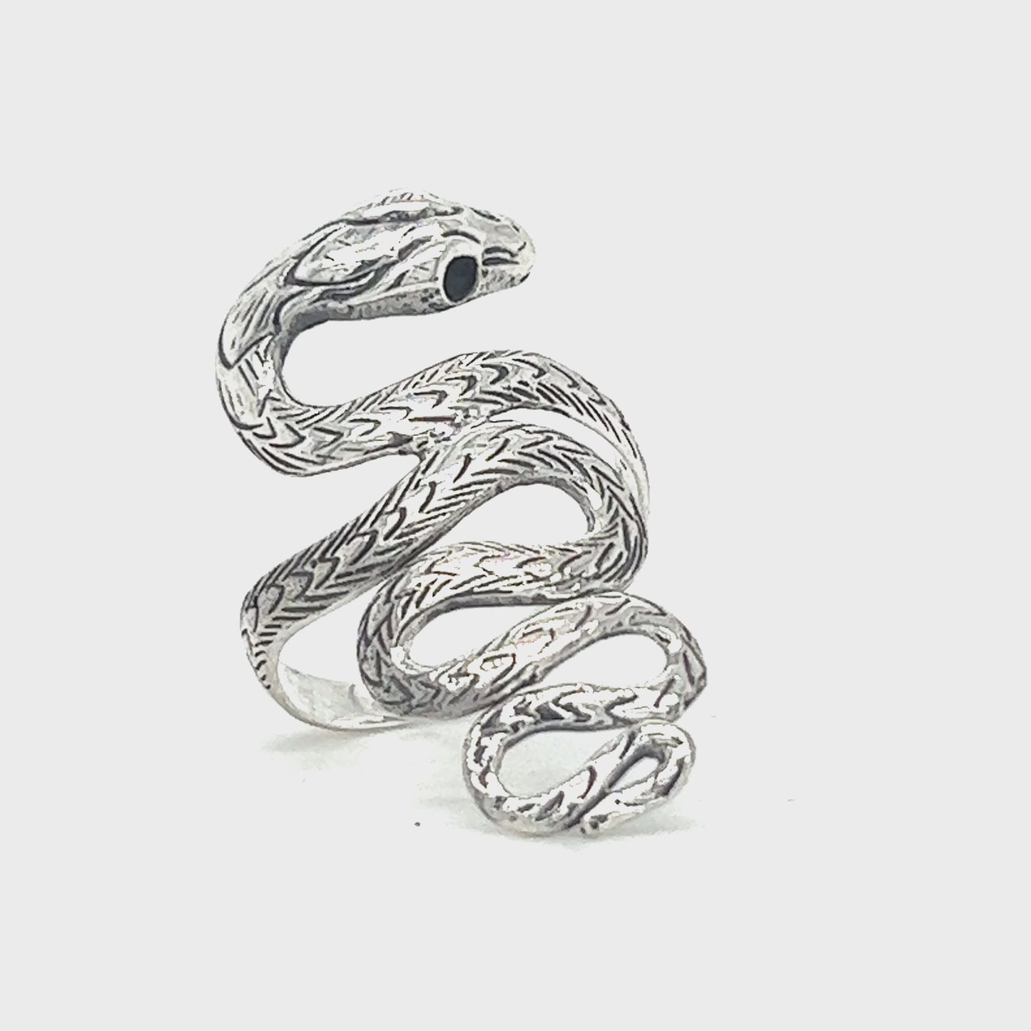 
                  
                    Load and play video in Gallery viewer, Captivating Statement Snake Ring
                  
                