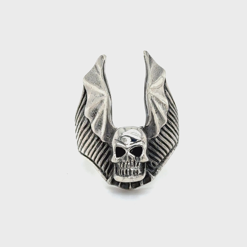 
                  
                    Load and play video in Gallery viewer, Heavy Skull with Wings Ring
                  
                
