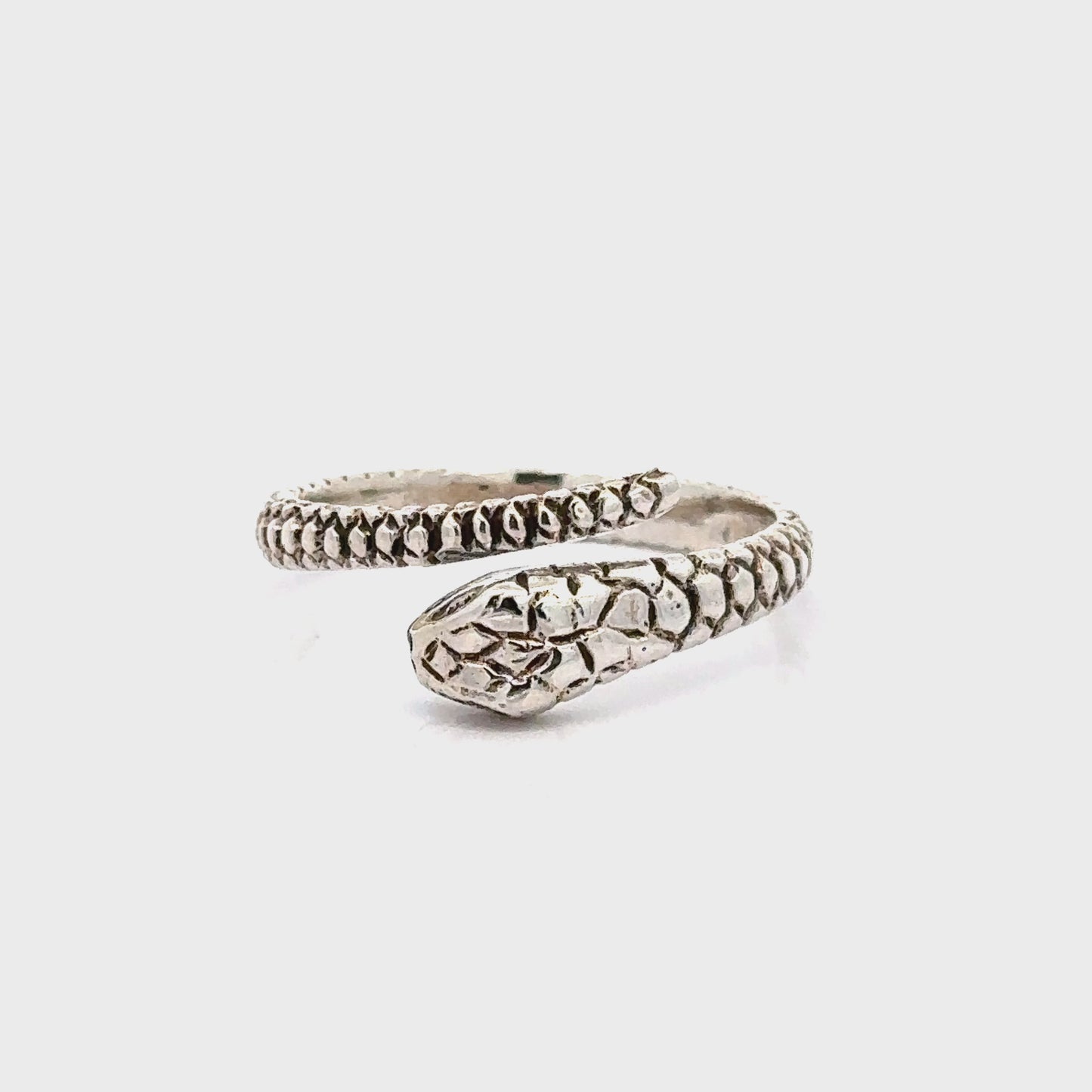 
                  
                    Load and play video in Gallery viewer, Adjustable Snake Ring
                  
                