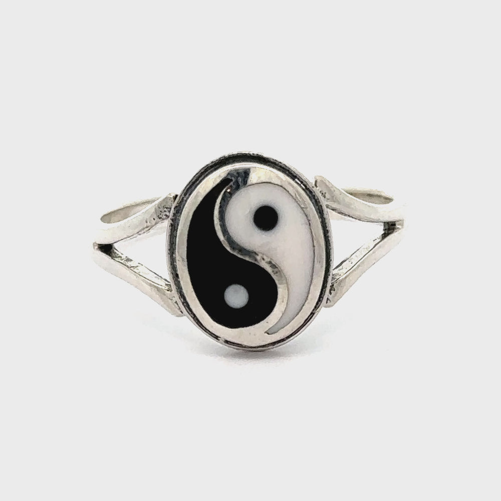 
                  
                    Load and play video in Gallery viewer, Simple Inlaid Yin-Yang Ring
                  
                