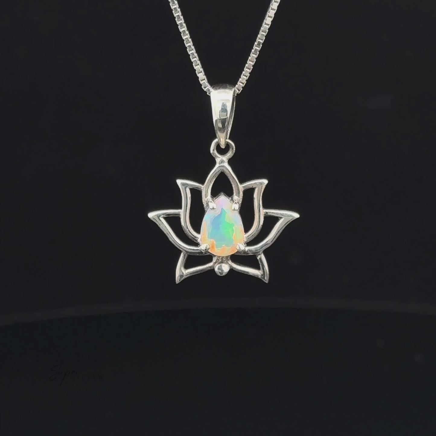 
                  
                    Charger et lire la vidéo dans la visionneuse de la galerie, Ethiopian Opal Lotus Pendant
                  
                