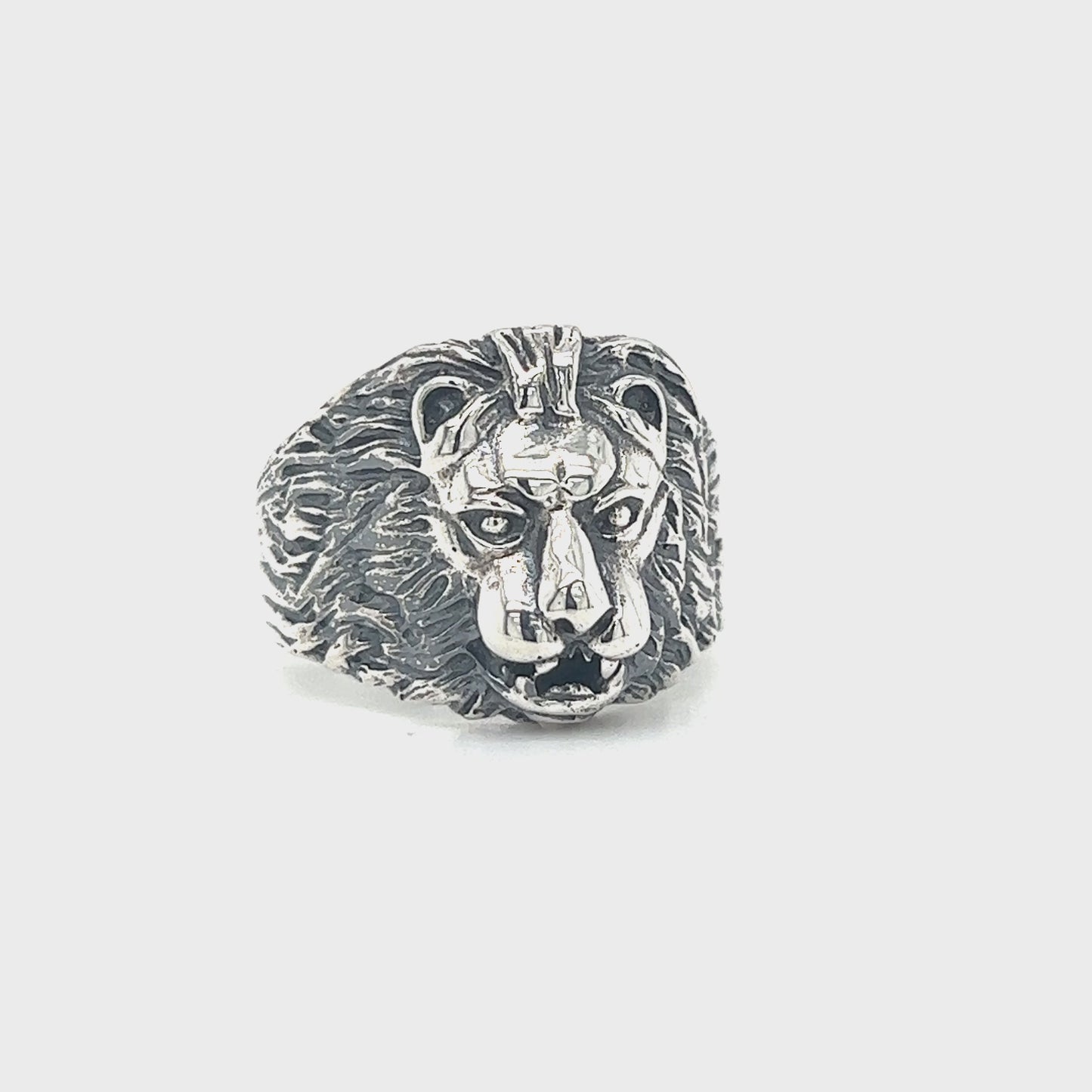 
                  
                    Load and play video in Gallery viewer, Silver Lion Face Ring
                  
                