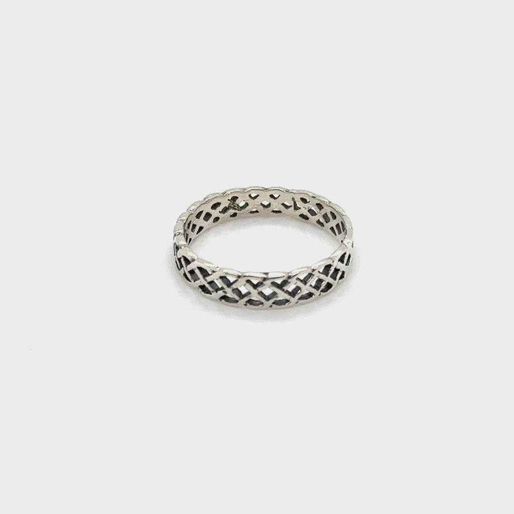 
                  
                    Load and play video in Gallery viewer, 4mm Weave Band Ring
                  
                