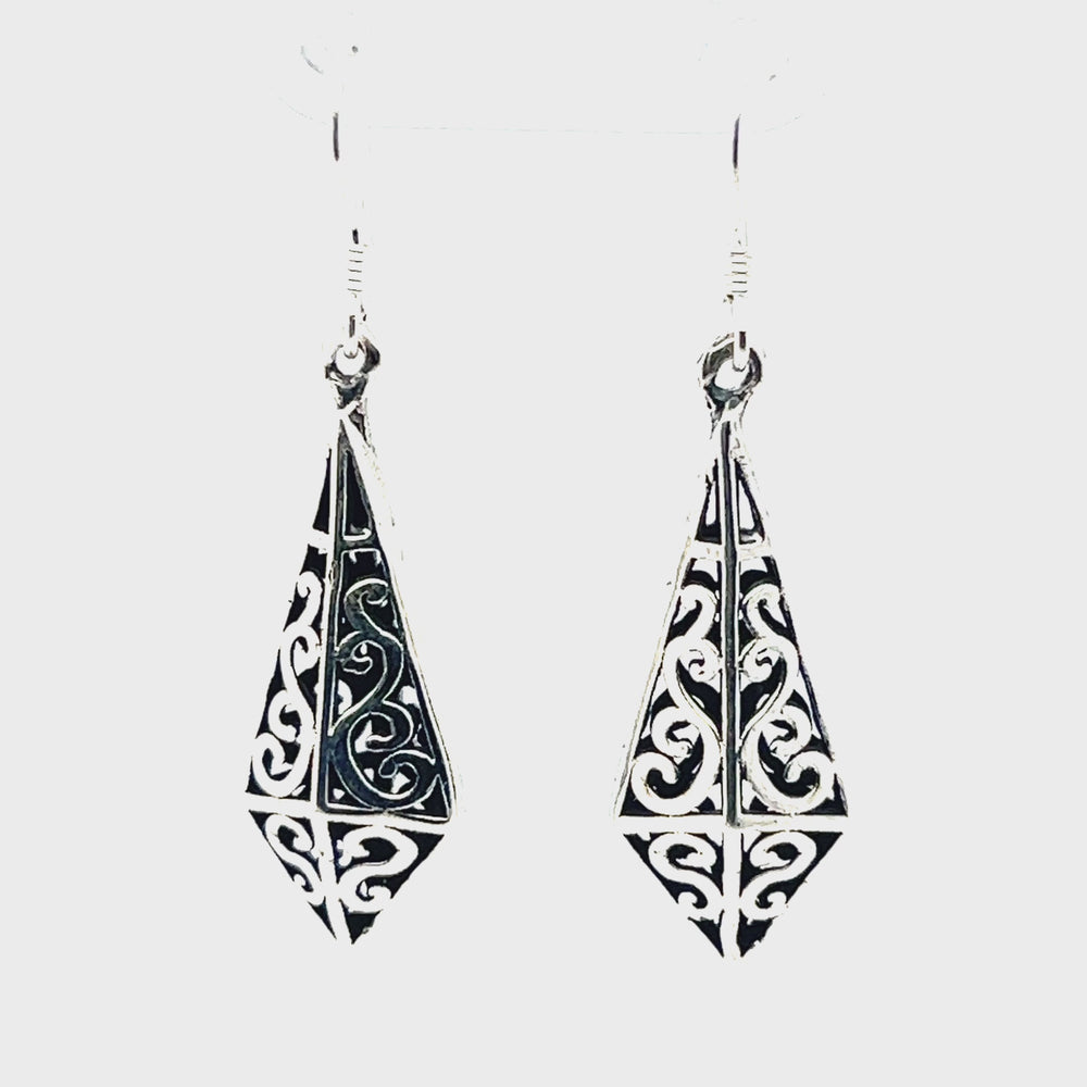 
                  
                    Load and play video in Gallery viewer, 8-Sided Upside Down Diamond Filigree Earrings
                  
                