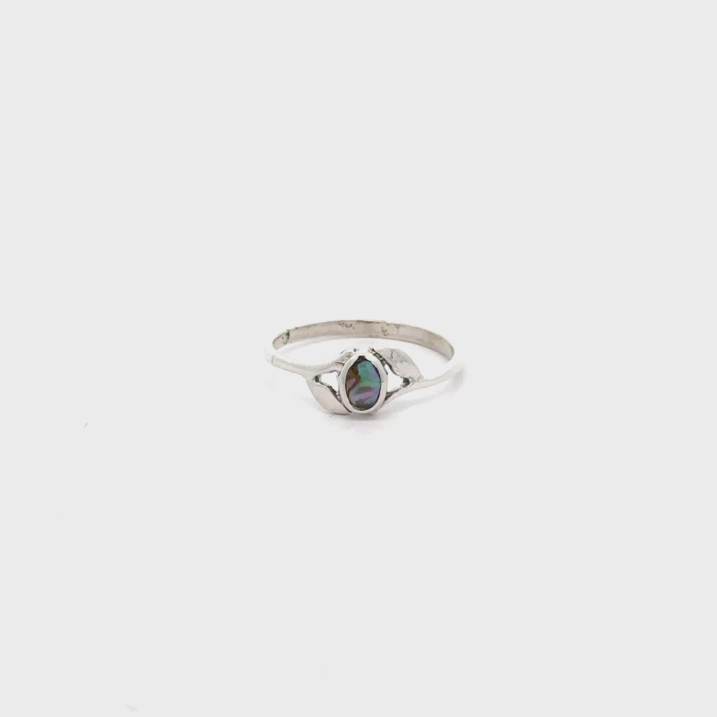 
                  
                    Load and play video in Gallery viewer, Dainty Oval Stone Ring with Leaf Accents
                  
                