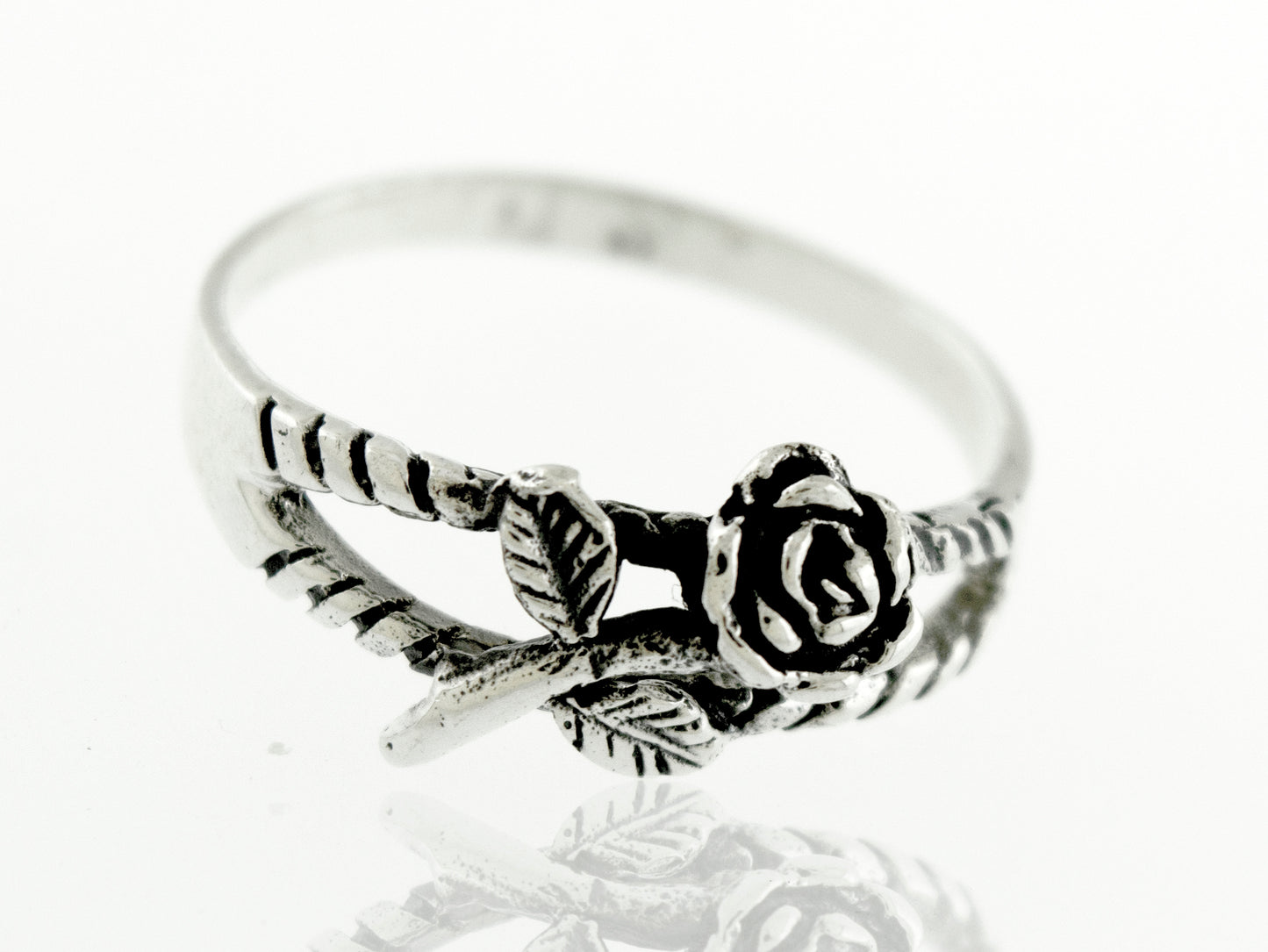A Sterling Silver Rose Ring