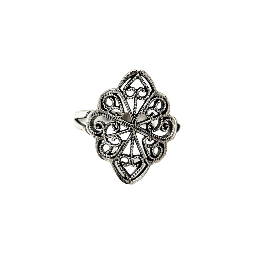 A Super Silver vintage style Silver Filigree Shield Ring with a filigree design.