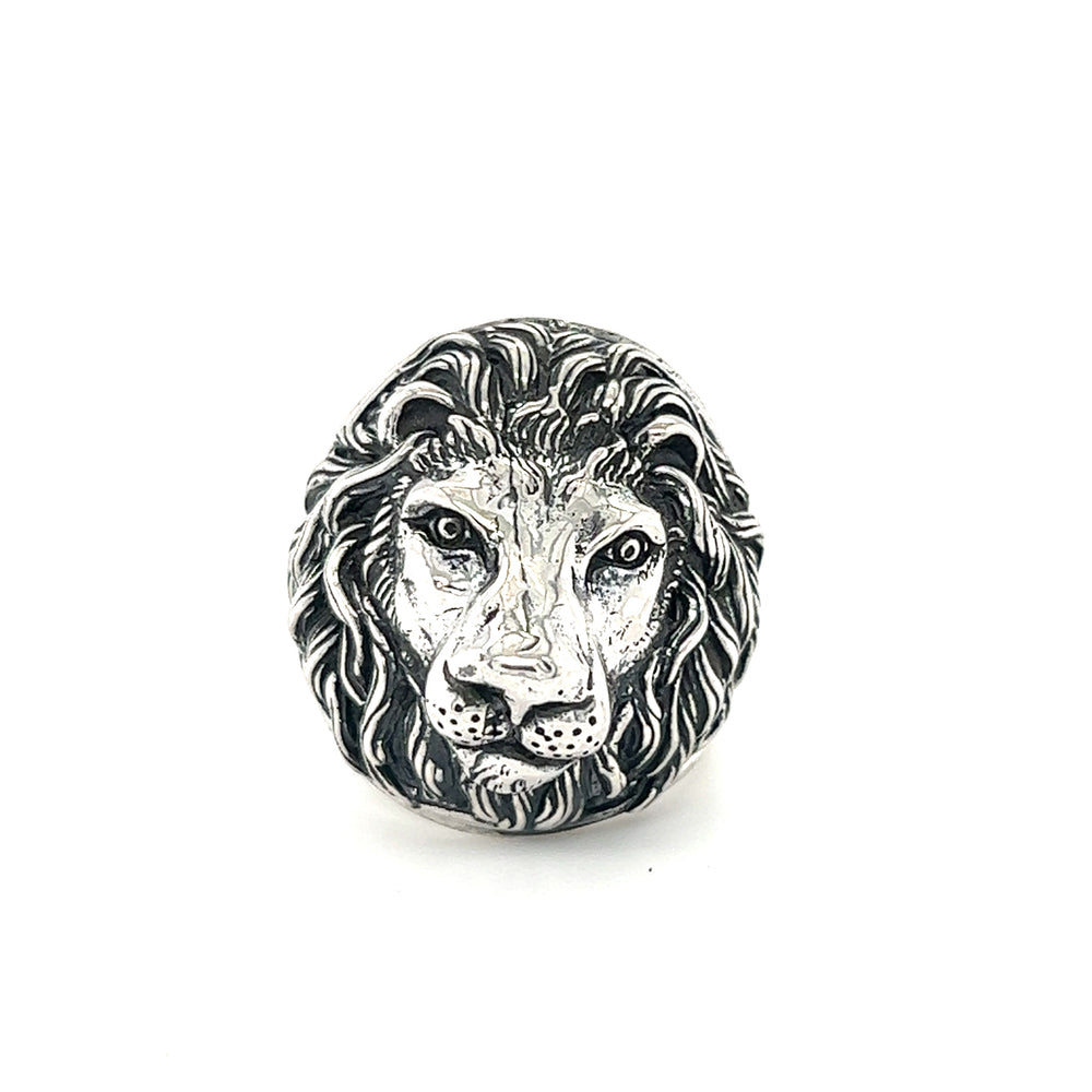 A Lion Head Ring with Fleur-de-lis with a lion head design.