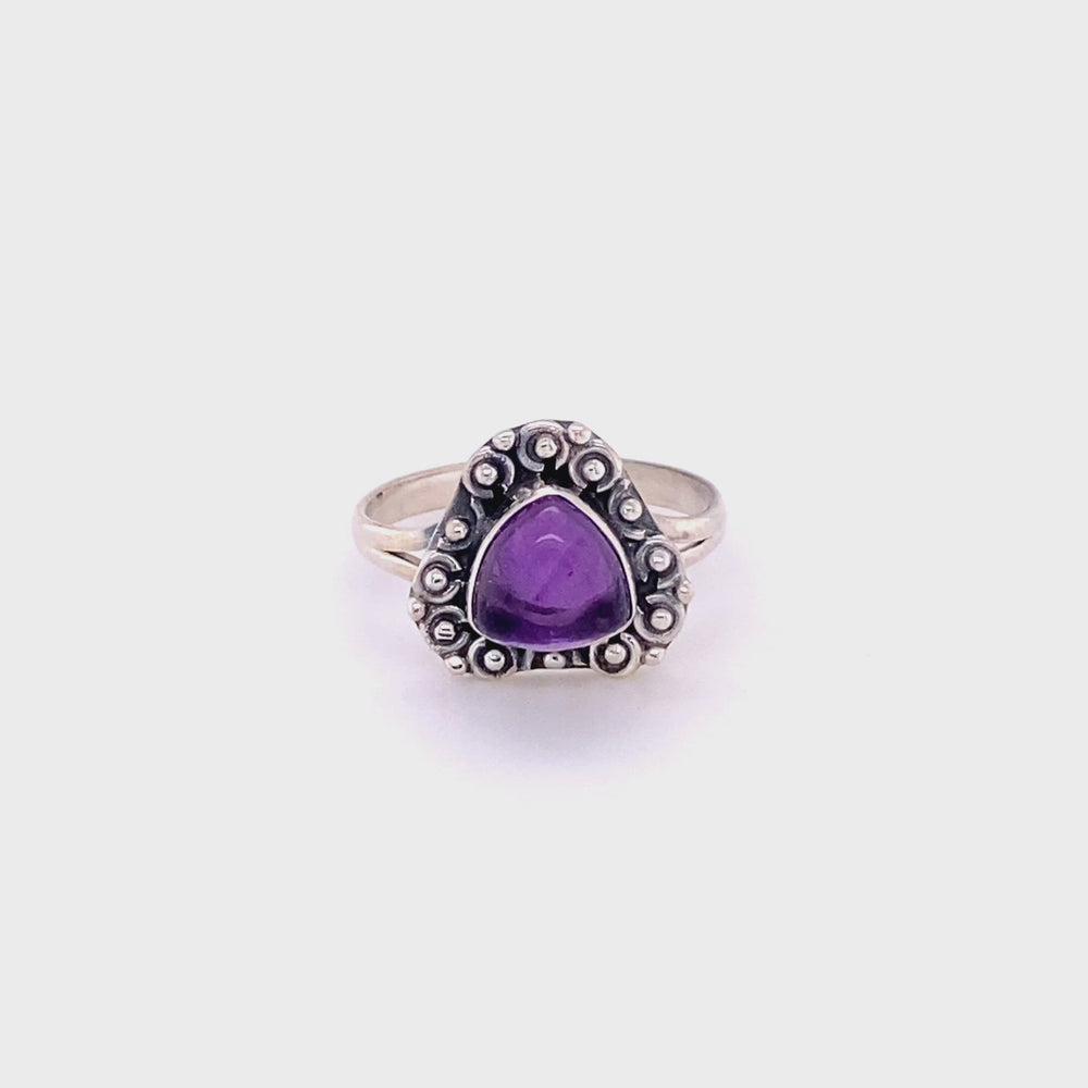 Triangular Gemstone Ring with A Flat Ball Boarder – Super Silver