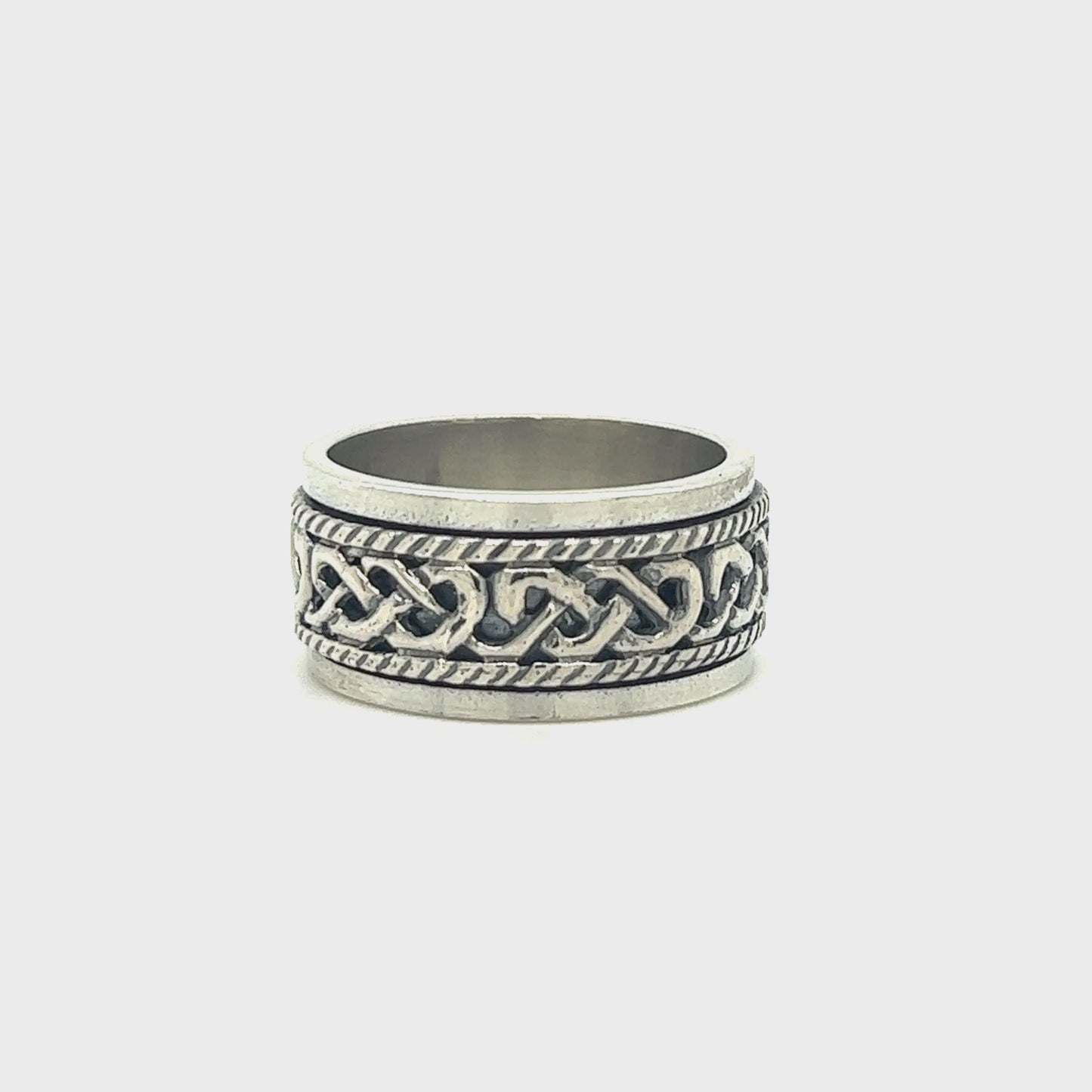 
                  
                    Load and play video in Gallery viewer, Spinner Ring With Celtic Knot And Rope Design
                  
                