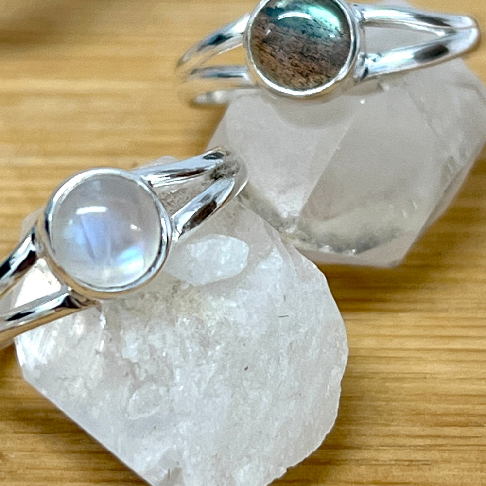 Two Circular Minimalist Stone Rings from Super Silver.