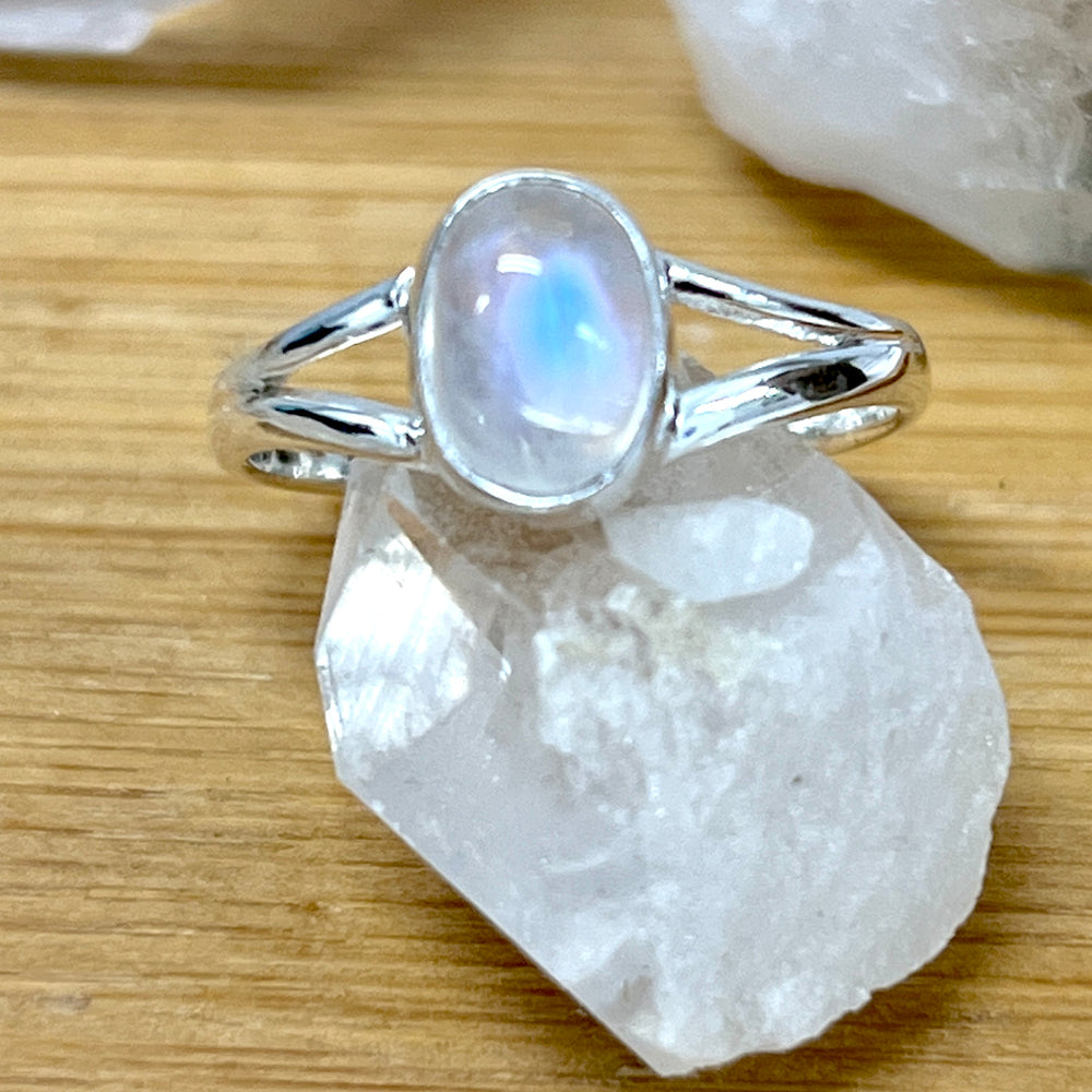 
                  
                    Minimalist Moonstone Or Labradorite Ring featuring a cabochon stone.
                  
                
