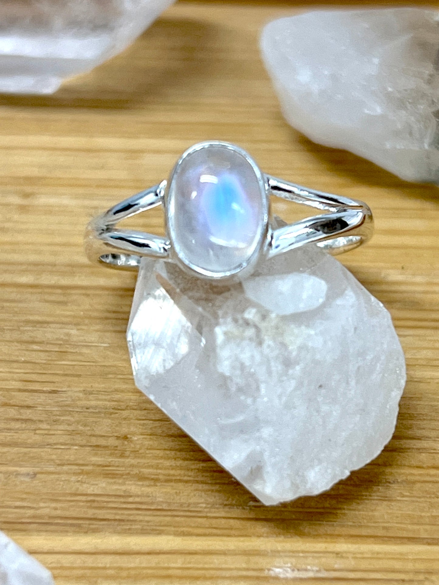 
                  
                    Minimalist Moonstone Or Labradorite Ring featuring a cabochon stone.
                  
                
