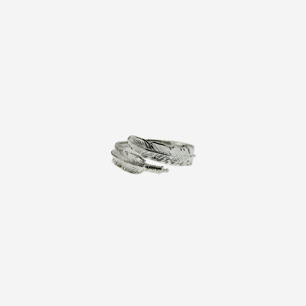 
                  
                    An everyday wear Adjustable Feather Ring from Super Silver featuring feathers.
                  
                