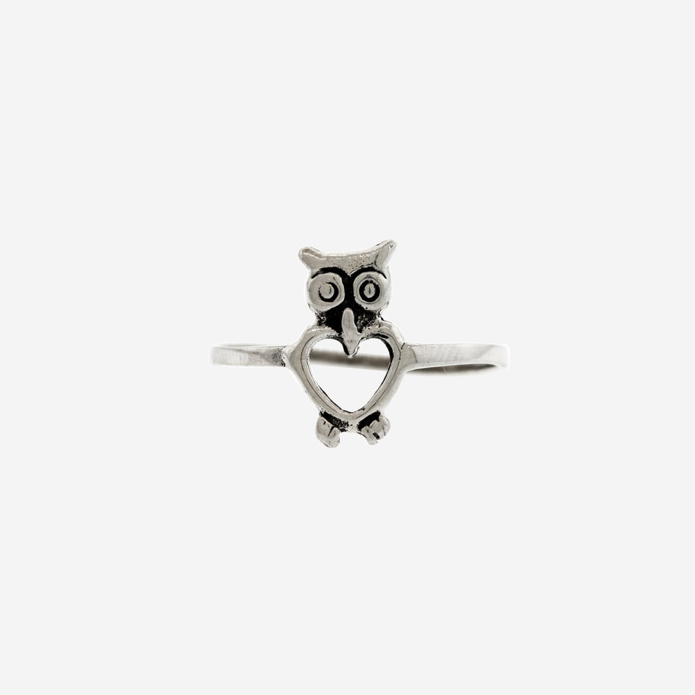 A Super Silver Owl with Heart Shaped Body Ring, perfect as a gift, showcased on a pristine white background.