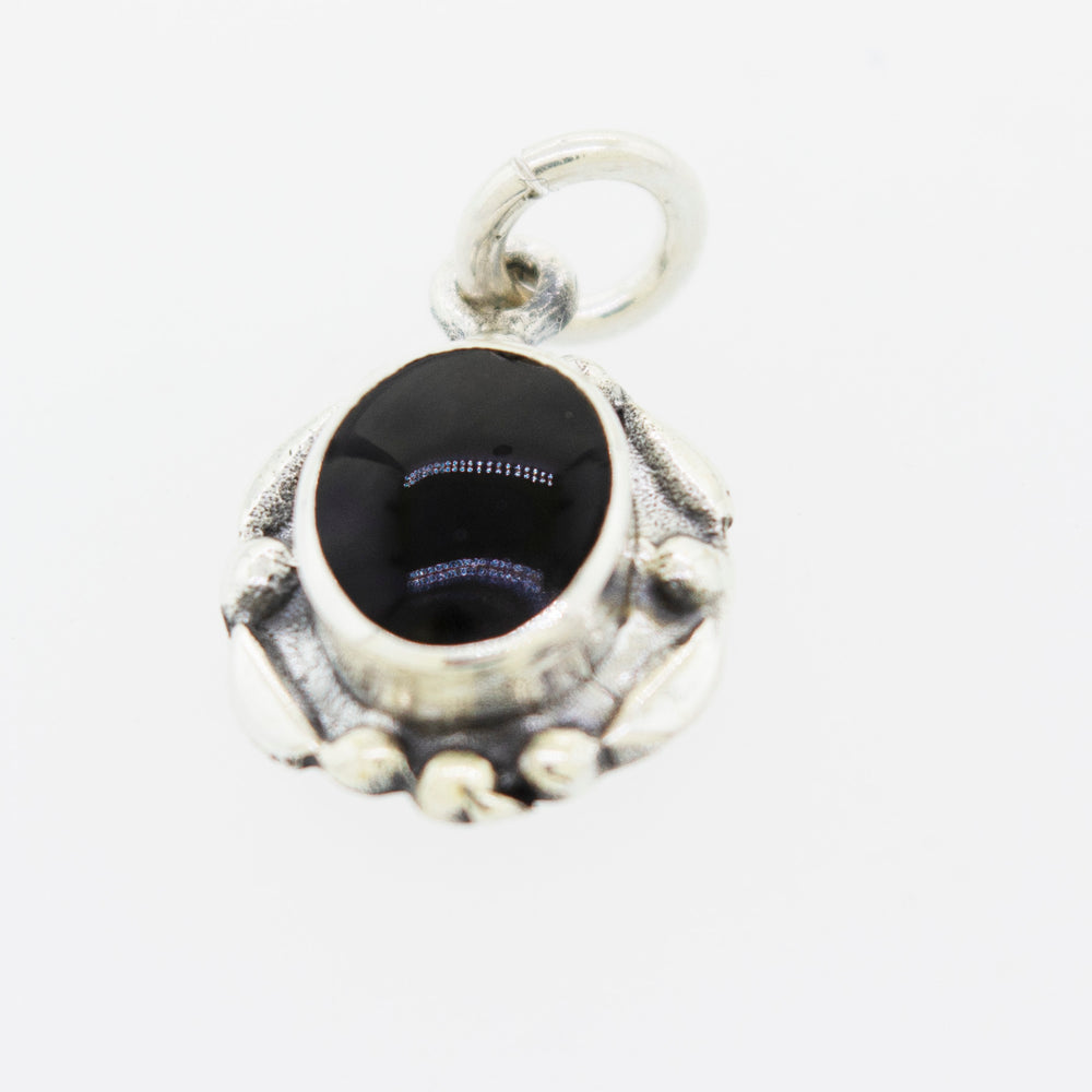 
                  
                    This Super Silver pendant features a Beautiful Oval Stone Pendant With Silver Border.
                  
                