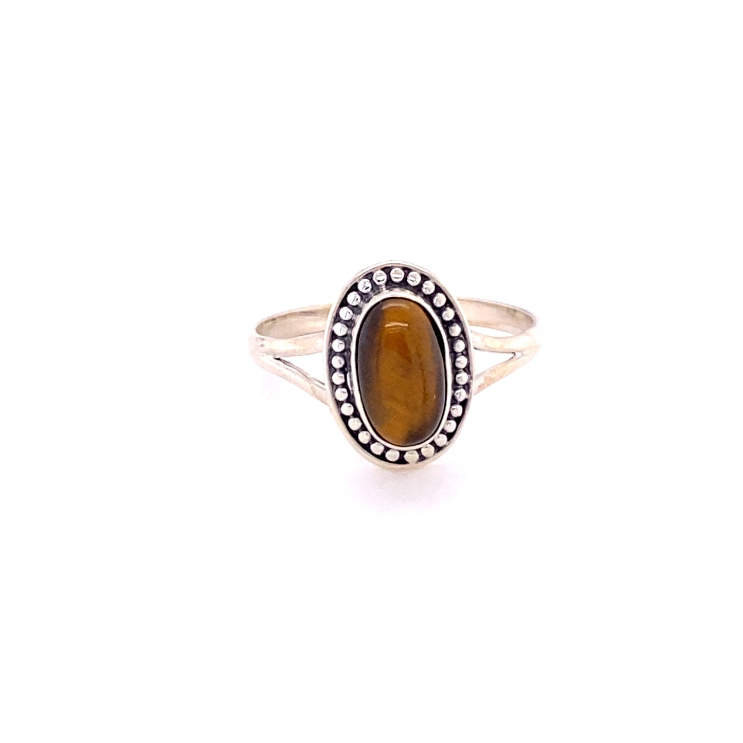 
                  
                    A majestic Trendy Oval Ring by Super Silver shimmering on a flawless white background.
                  
                