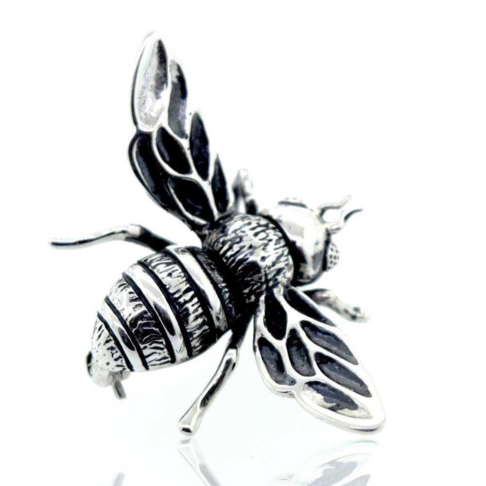 
                  
                    An exquisite Stunning Sterling Silver Bee Pendant by Super Silver on a white background.
                  
                