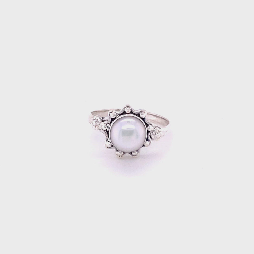 
                  
                    Load and play video in Gallery viewer, Flower Ring with Natural Round Gemstone
                  
                