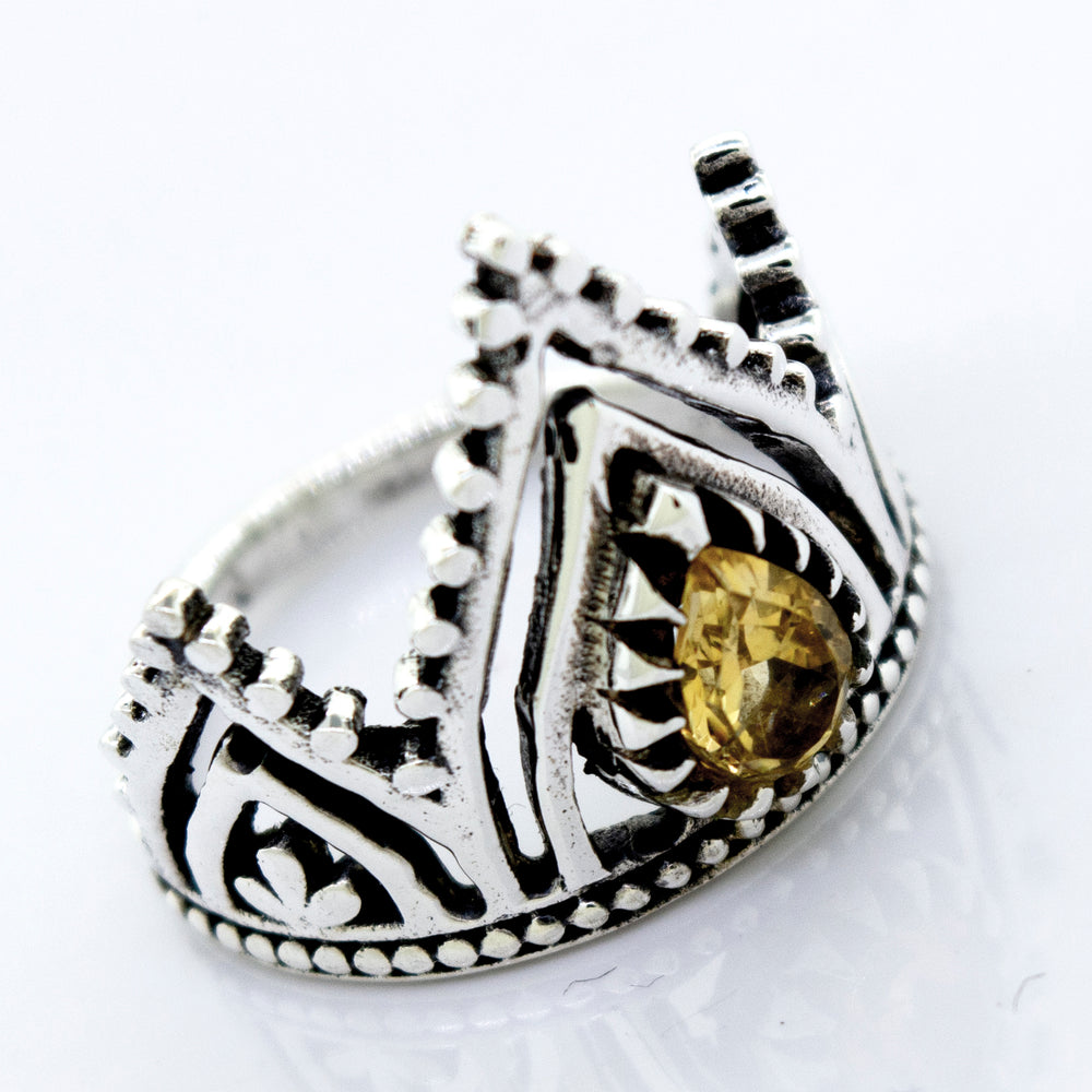 
                  
                    A Super Silver Silver Crown Ring With Teardrop Shape Citrine.
                  
                
