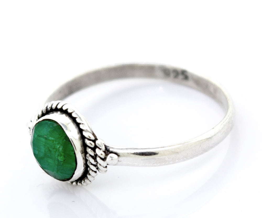 Simple Round Emerald Ring With Rope Border