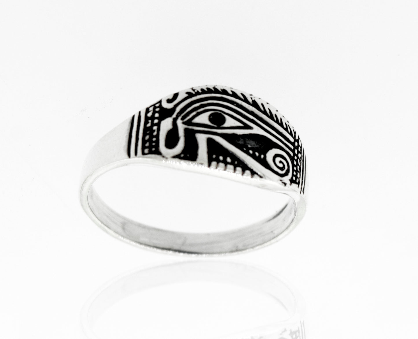 A captivating Eye of Horus ring adorned with a mesmerizing eye design.