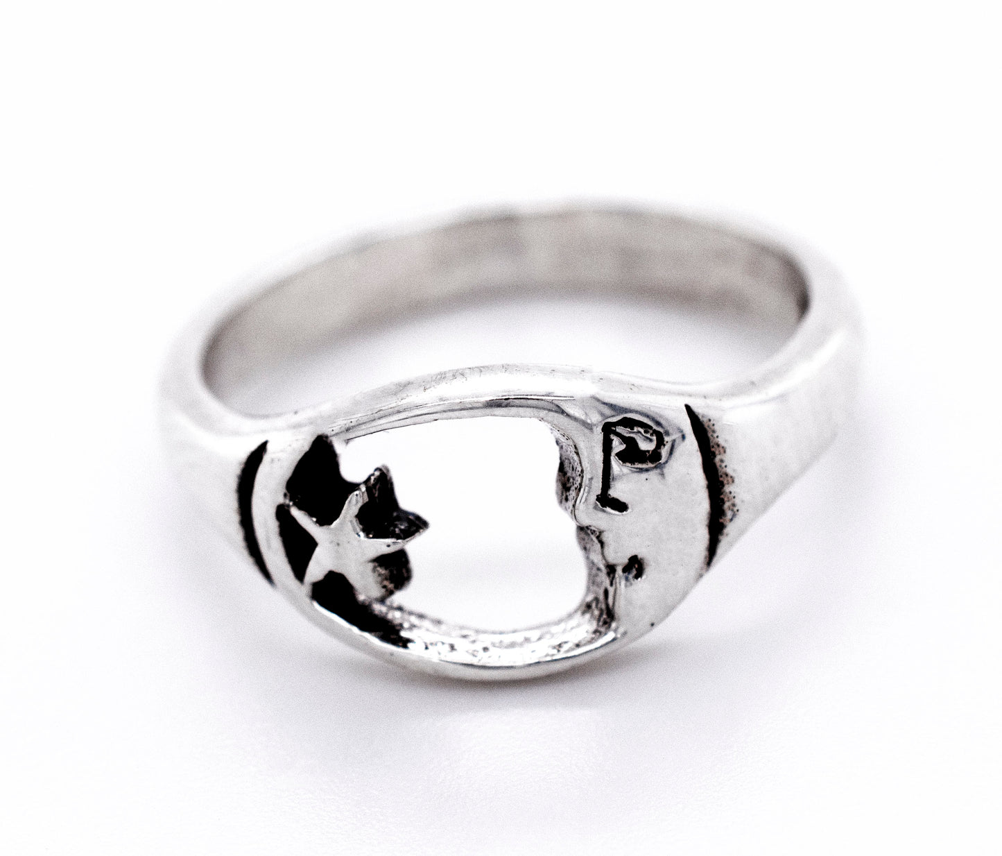 
                  
                    An elegant Super Silver Crescent Moon With Face And Star Ring, perfect for everyday wear.
                  
                