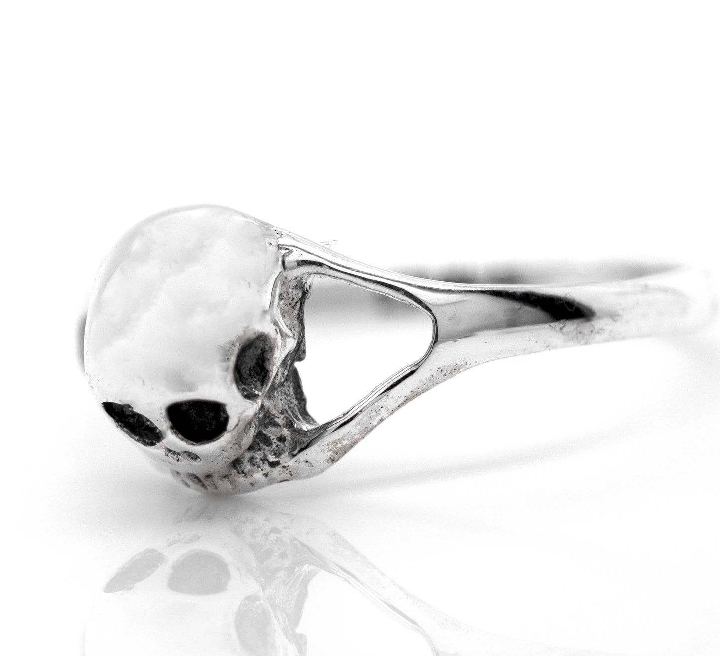 A men's Dainty Skull Ring.