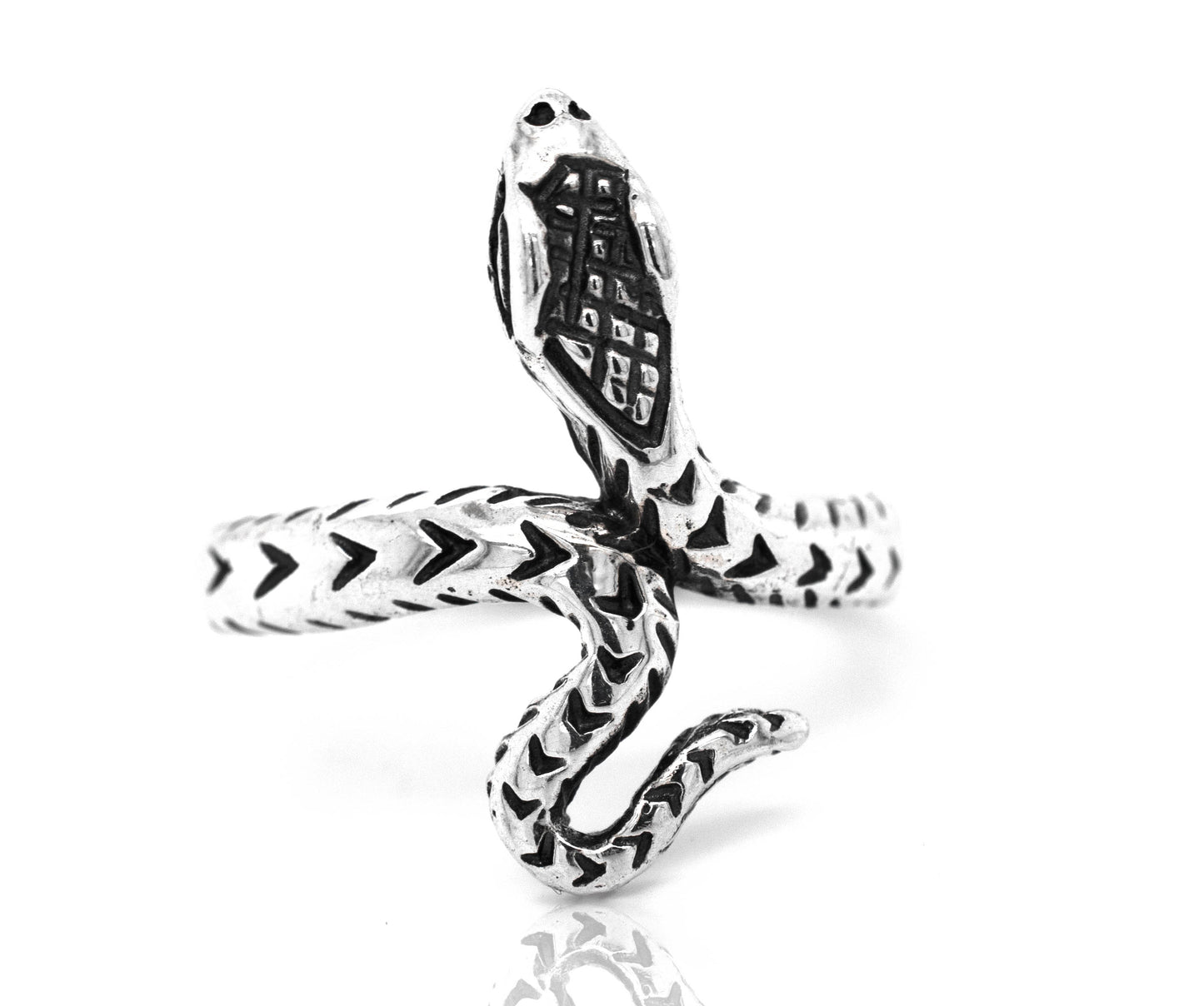 
                  
                    A Captivating Snake Ring by Super Silver, featuring a diamond pattern, showcased beautifully against a white background.
                  
                