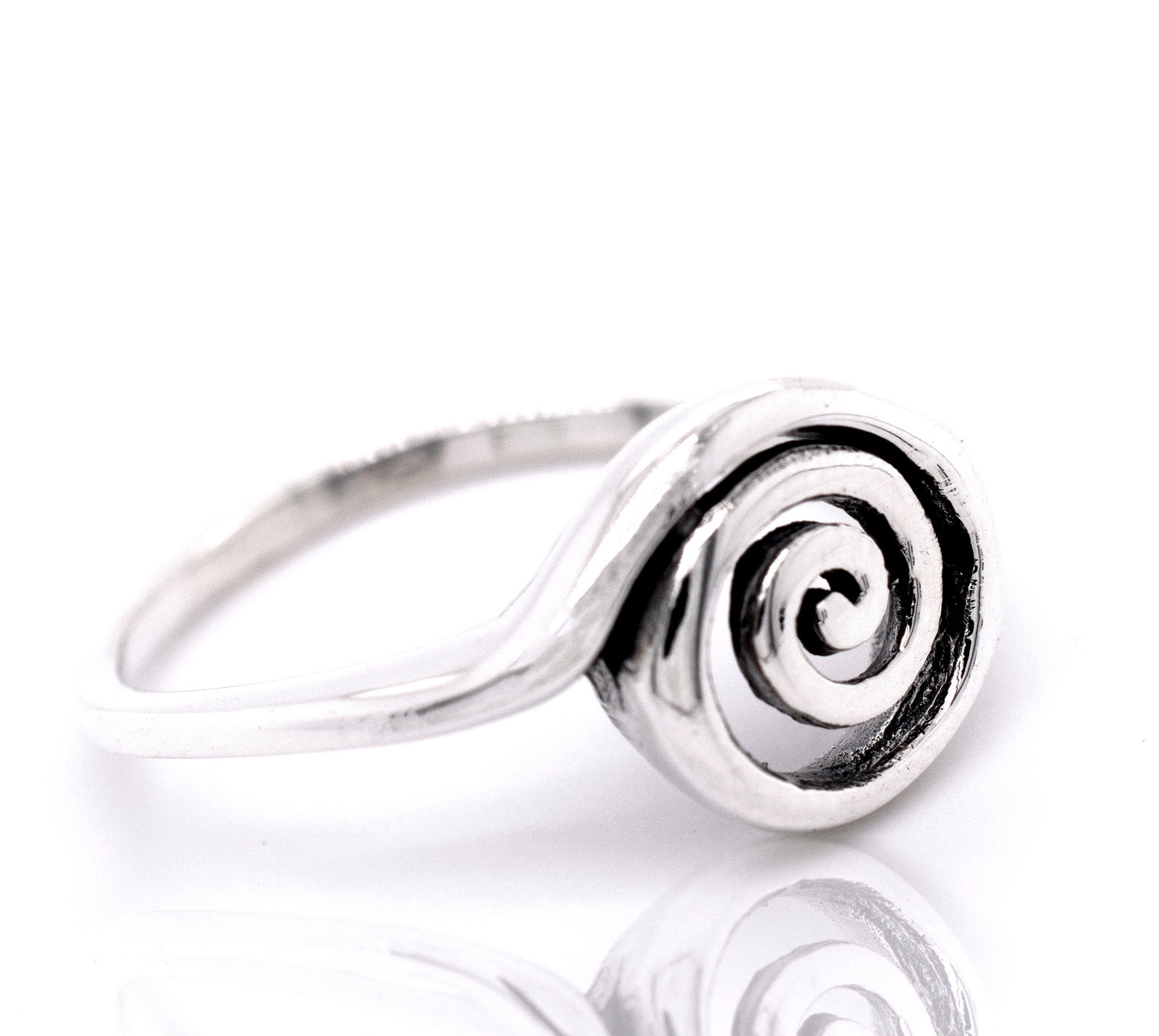 
                  
                    A Simple Spiral Ring with a swirl design.
                  
                