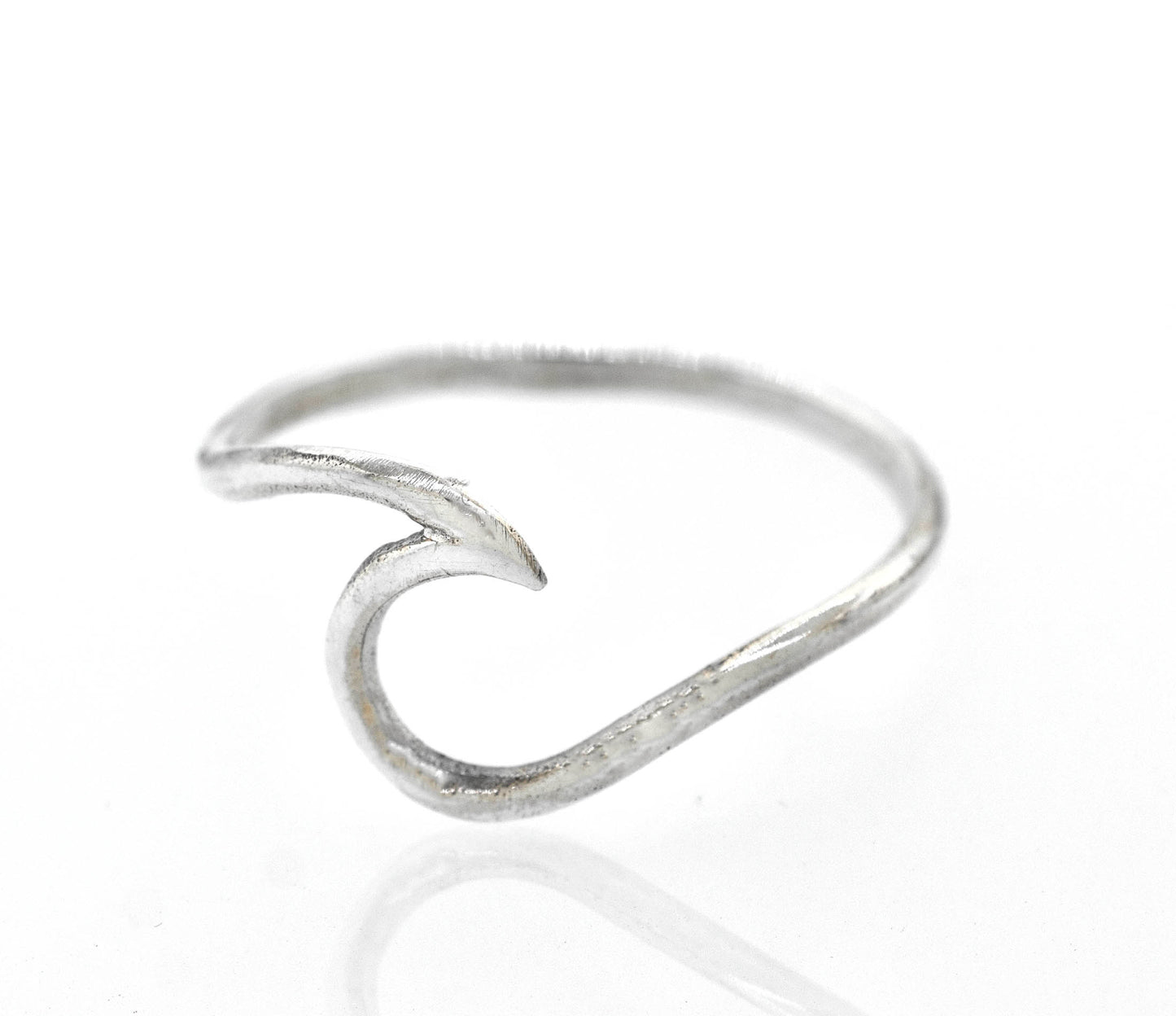 A modern Smooth Crashing Wire Wave Ring.