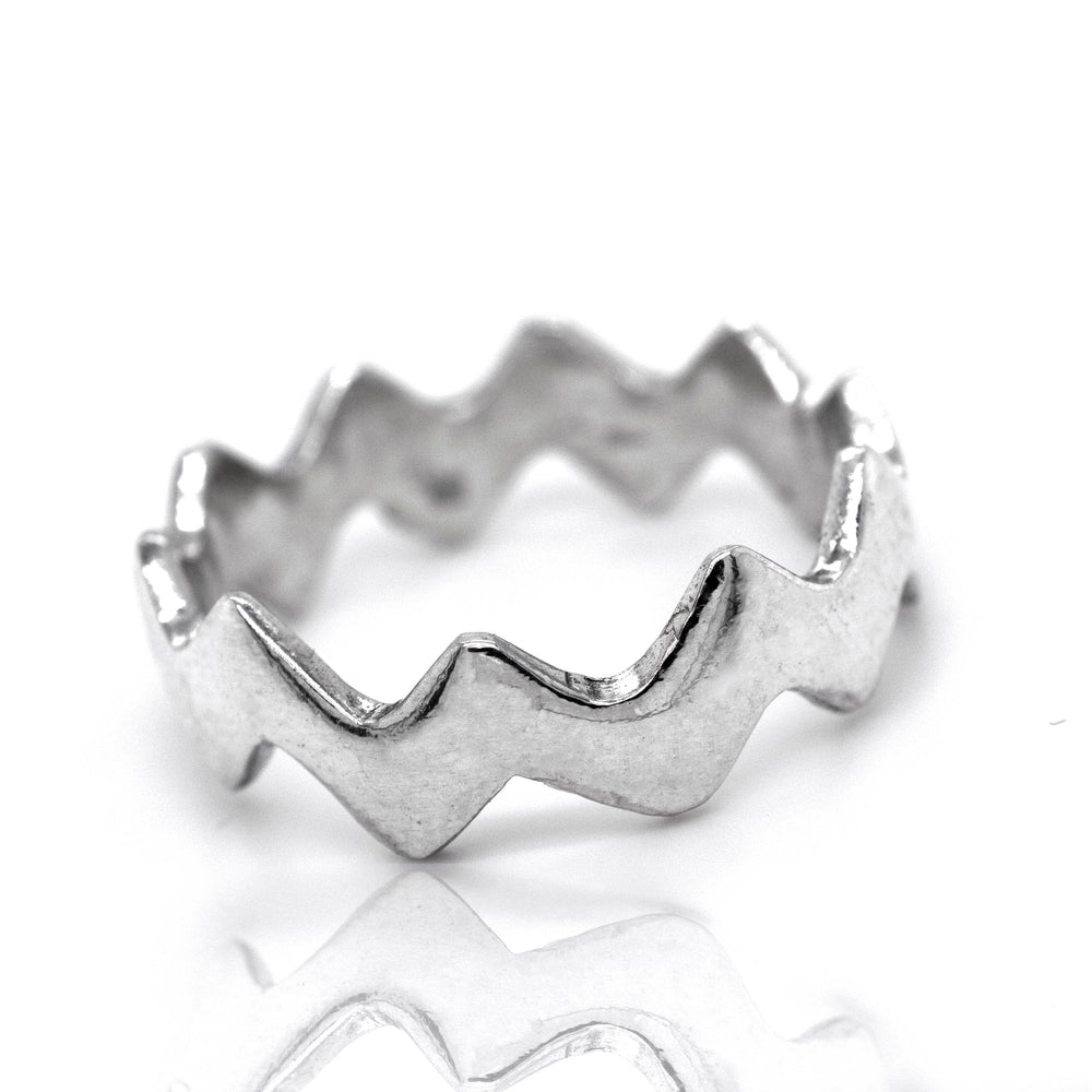 A durable and stylish Modern Zig-Zag Ring.